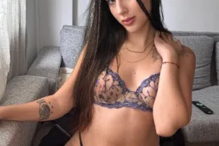 Wet Latina Fountain Squirter looking for a fuck buddy - Image 8